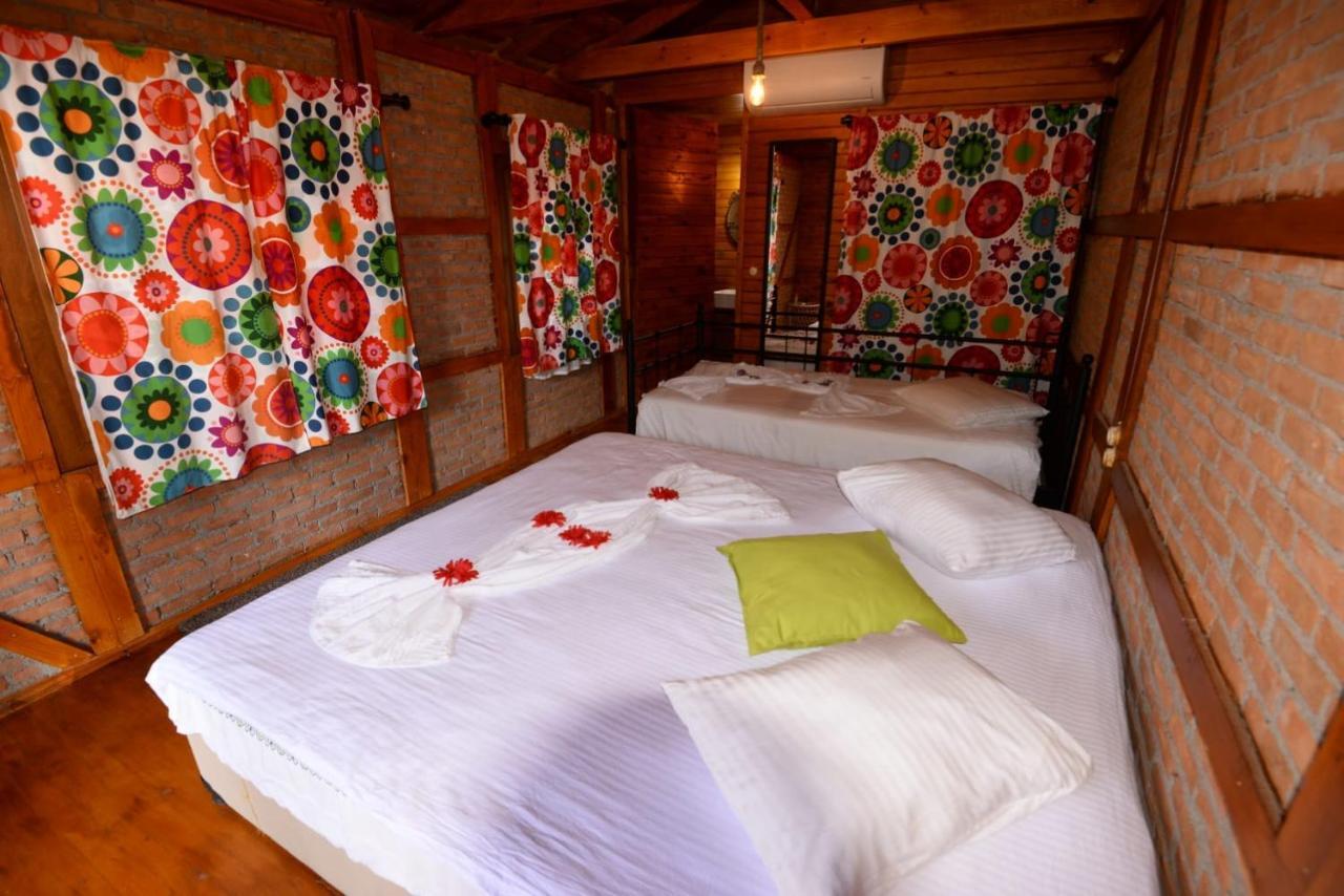 Otantik Tas Ev Bed & Breakfast Dalaman Eksteriør bilde